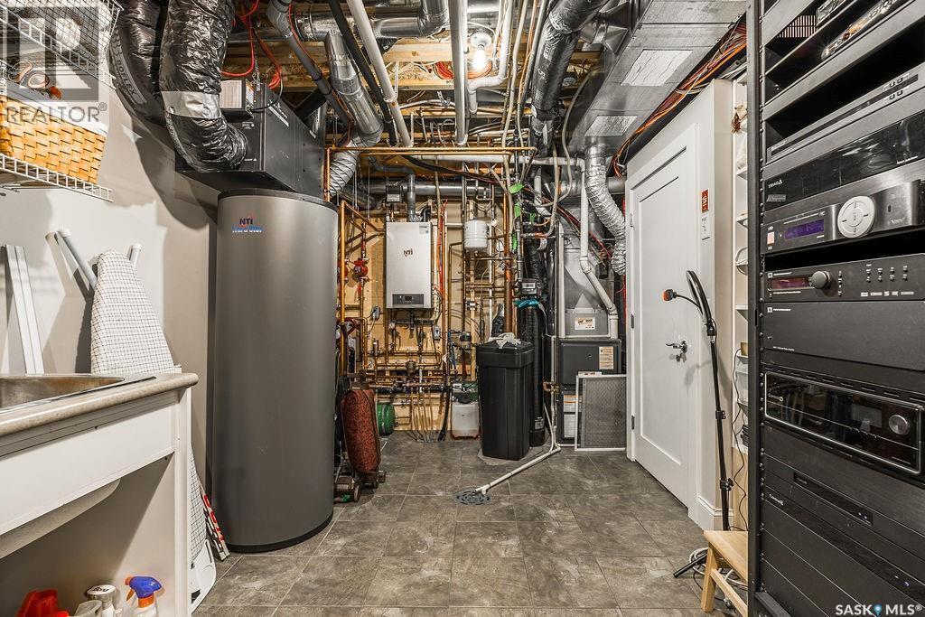 303 Adaskin Cove, Saskatoon, SK