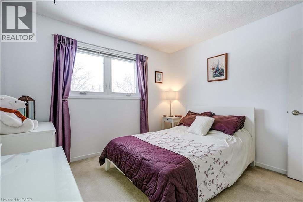 6428 Chaumont Crescent, Mississauga, ON - Indoor Photo Showing Bedroom
