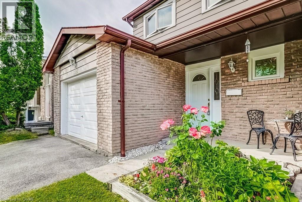 6428 Chaumont Crescent, Mississauga, ON - Outdoor With Deck Patio Veranda