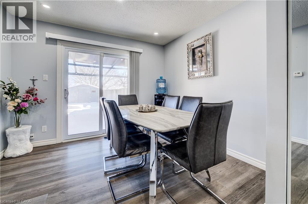 52 Uxbridge Crescent, Kitchener, ON - Indoor Photo Showing Dining Room