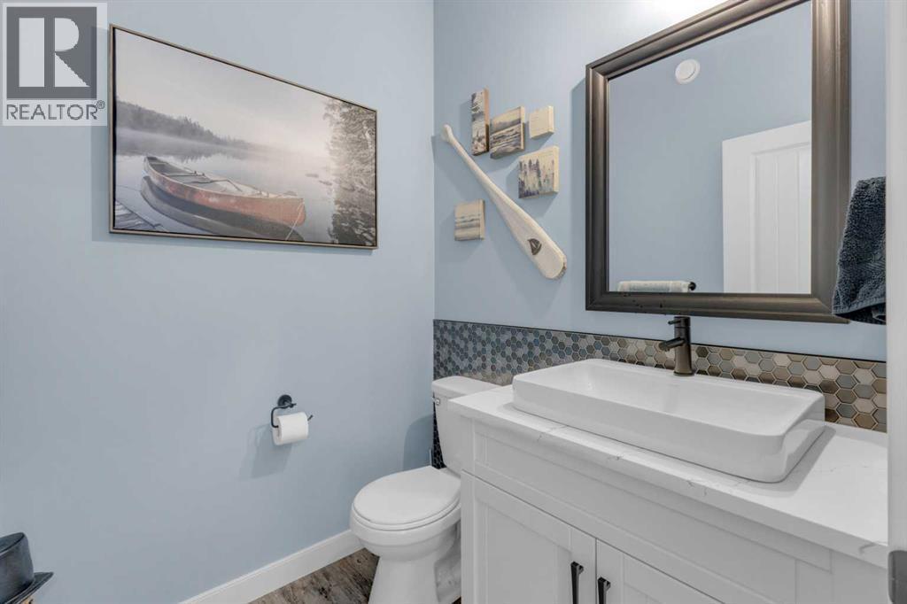 5 Leonard Close, Sylvan Lake, AB - Indoor Photo Showing Bathroom