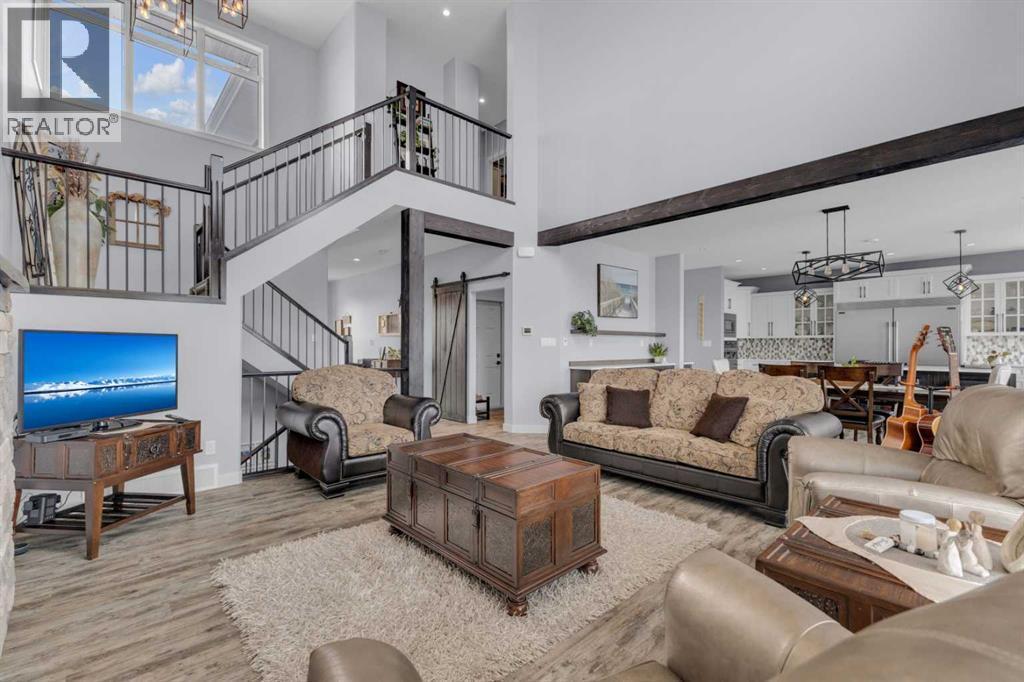 5 Leonard Close, Sylvan Lake, AB - Indoor Photo Showing Living Room