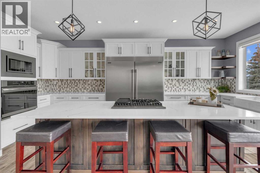 5 Leonard Close, Sylvan Lake, AB - Indoor Photo Showing Kitchen With Upgraded Kitchen