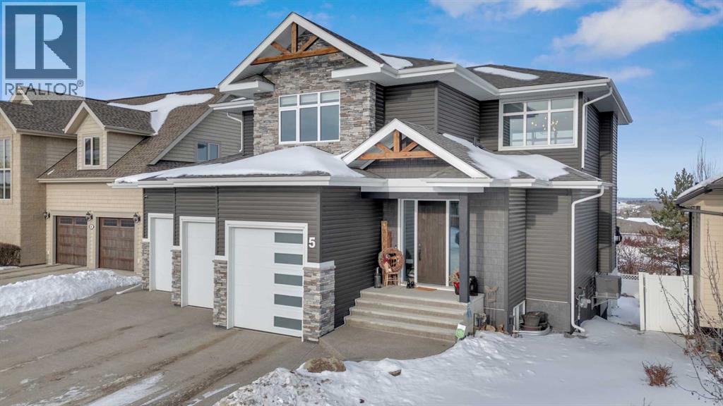 5 Leonard Close, Sylvan Lake, AB - Outdoor With Facade