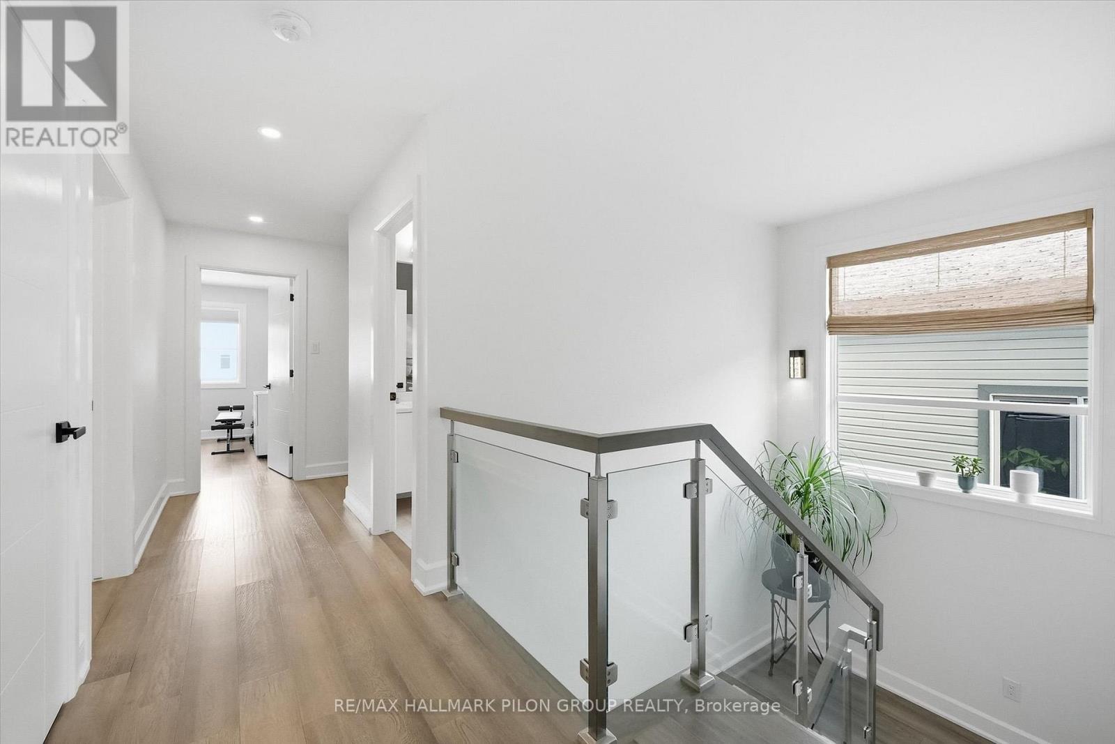 559 Mutual Street, Ottawa, ON - Indoor Photo Showing Other Room