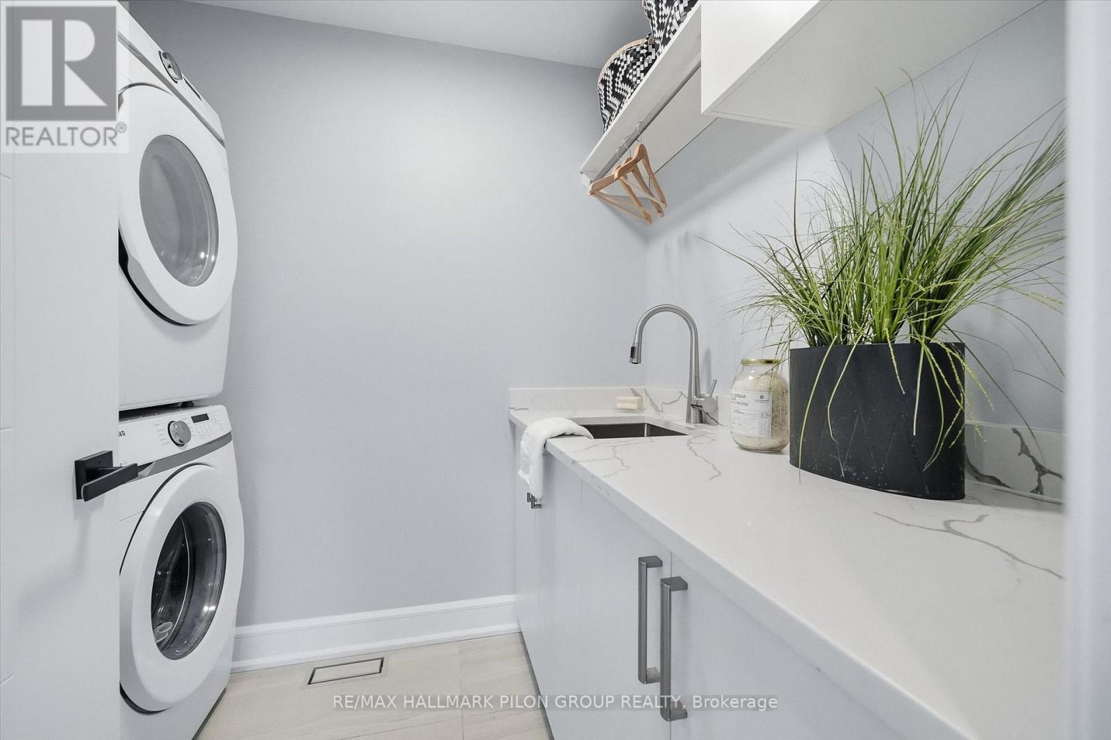 559 Mutual Street, Ottawa, ON - Indoor Photo Showing Laundry Room