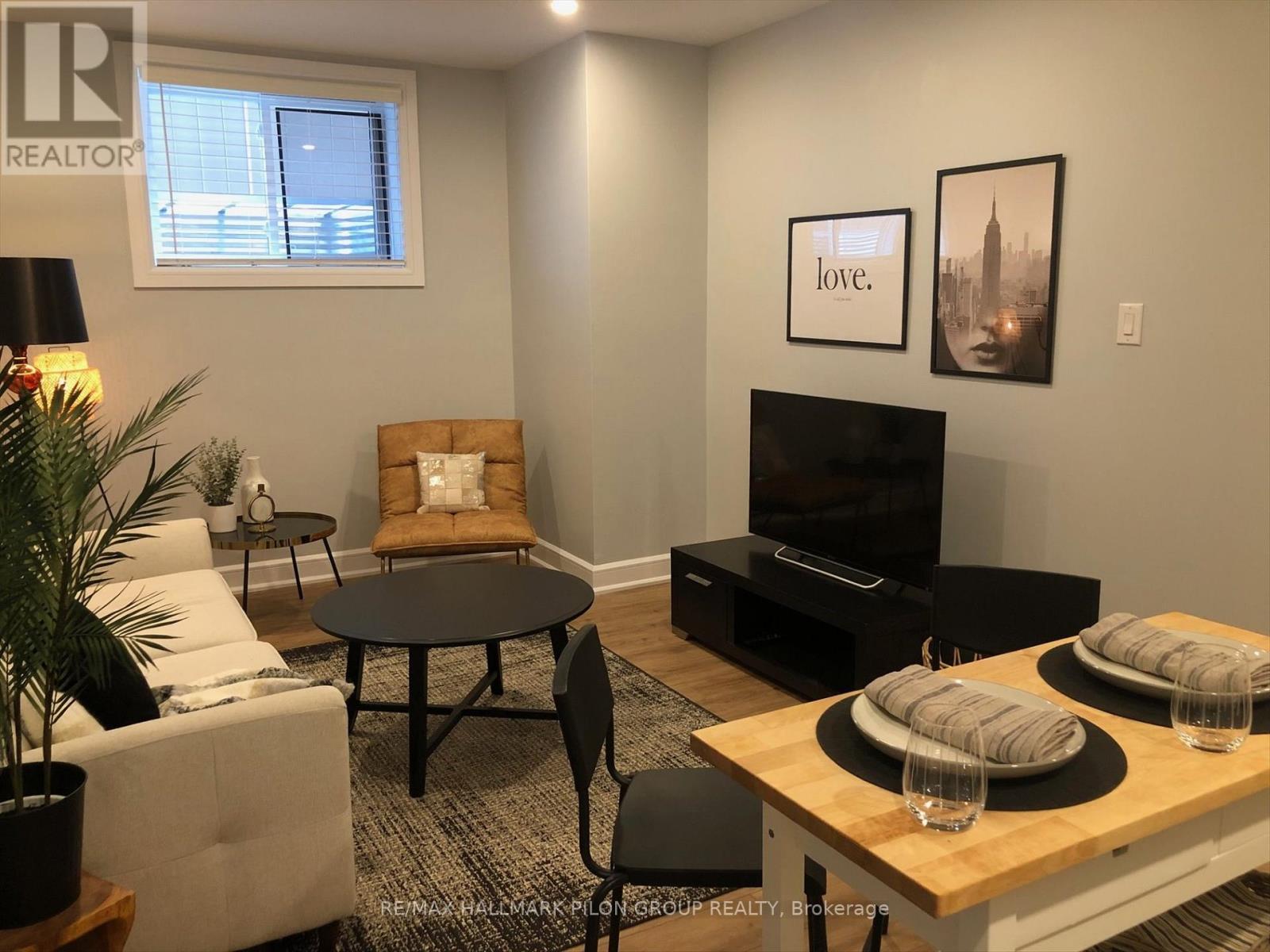 559 Mutual Street, Ottawa, ON - Indoor