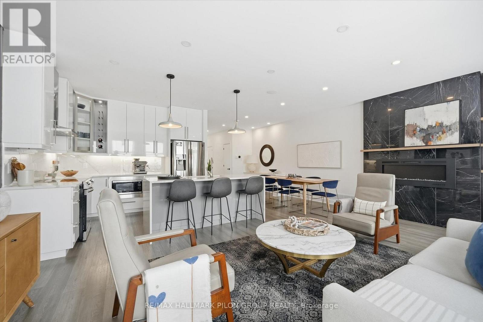 559 Mutual Street, Ottawa, ON - Indoor Photo Showing Kitchen With Stainless Steel Kitchen With Upgraded Kitchen
