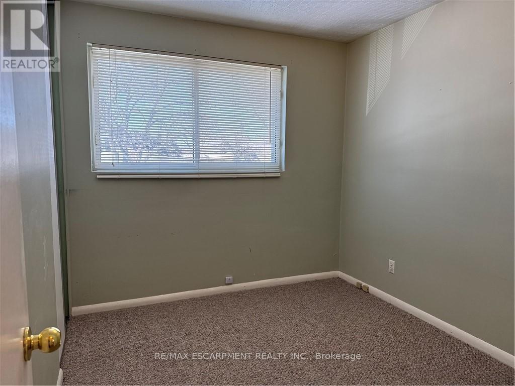 176 Laurier Avenue, Hamilton, ON - Indoor Photo Showing Other Room