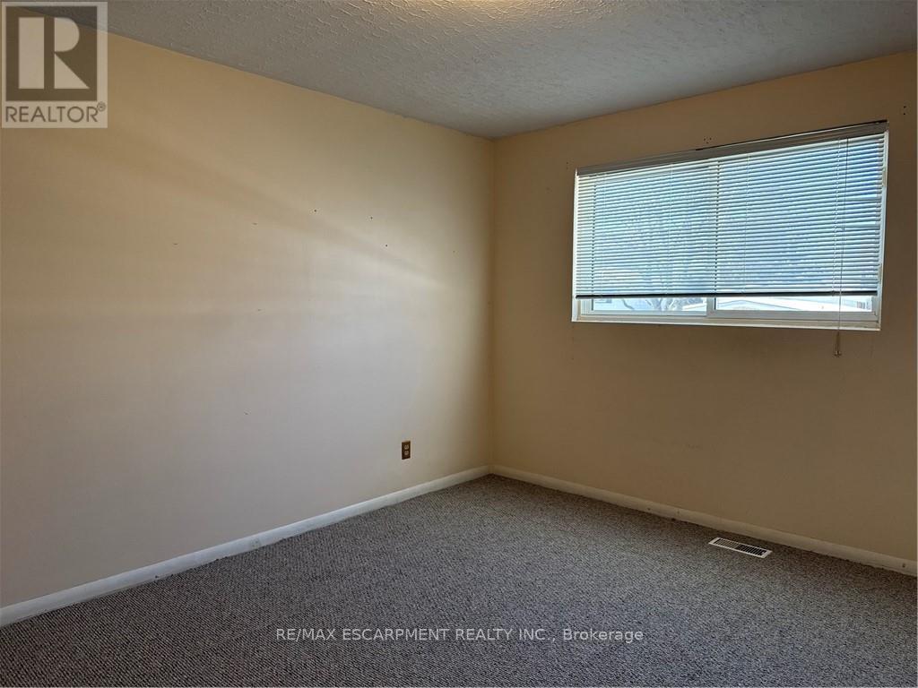 176 Laurier Avenue, Hamilton, ON - Indoor Photo Showing Other Room