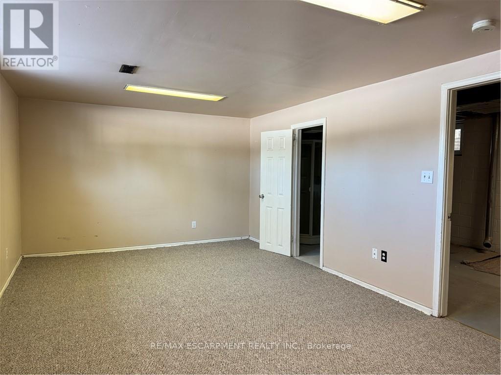 176 Laurier Avenue, Hamilton, ON - Indoor Photo Showing Other Room