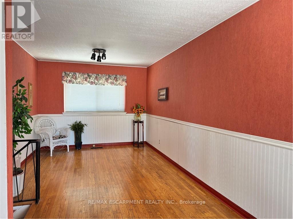 176 Laurier Avenue, Hamilton, ON - Indoor Photo Showing Other Room