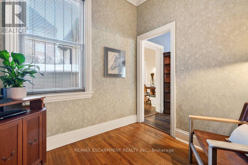 139 Queen Street S, Hamilton, ON - Indoor Photo Showing Other Room