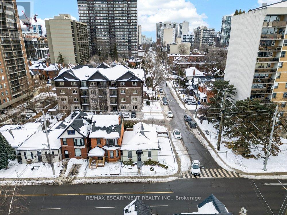 139 Queen Street S, Hamilton, ON - Outdoor