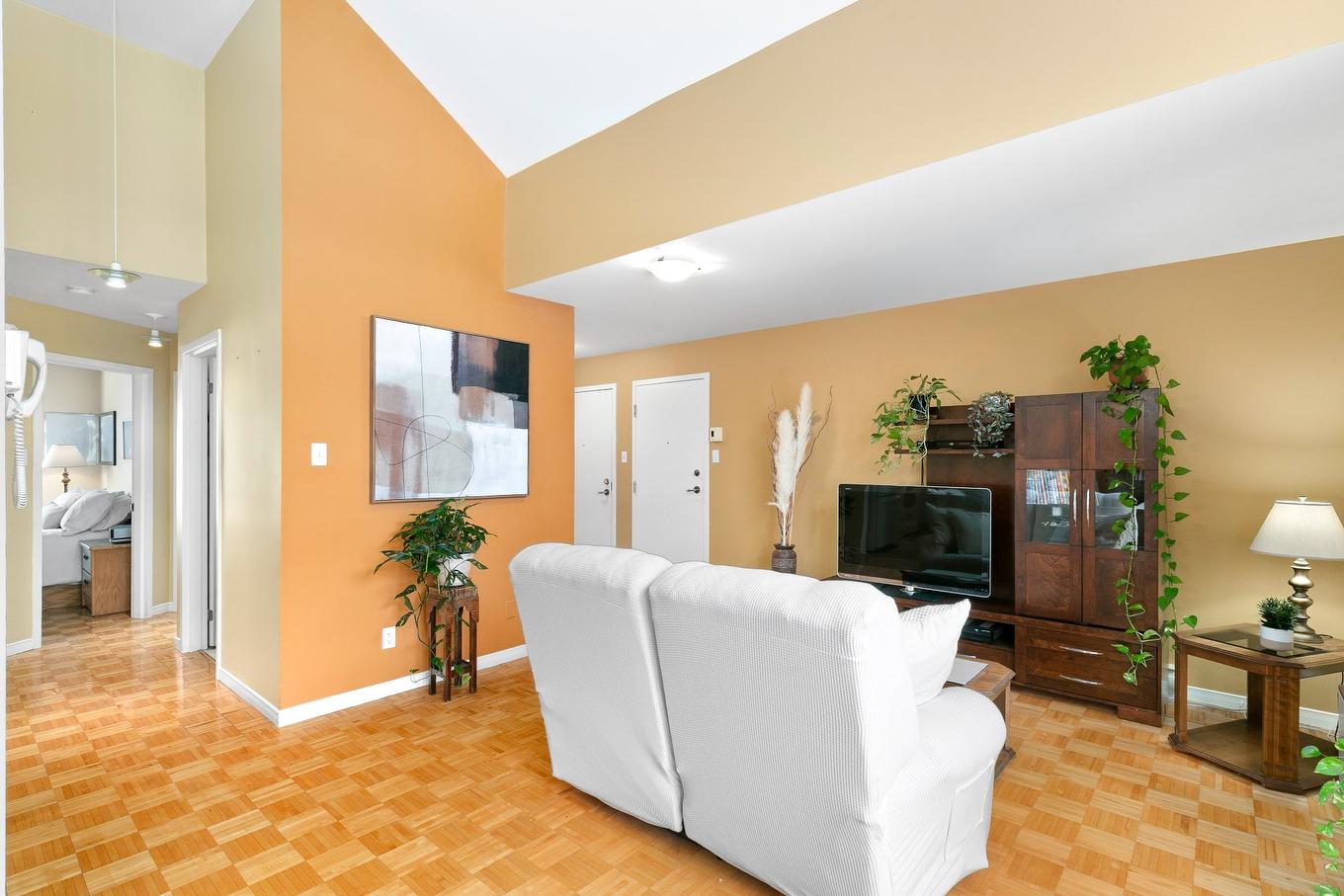 Living room - 8-3280 Rue Esther, Laval (Fabreville), QC - Indoor