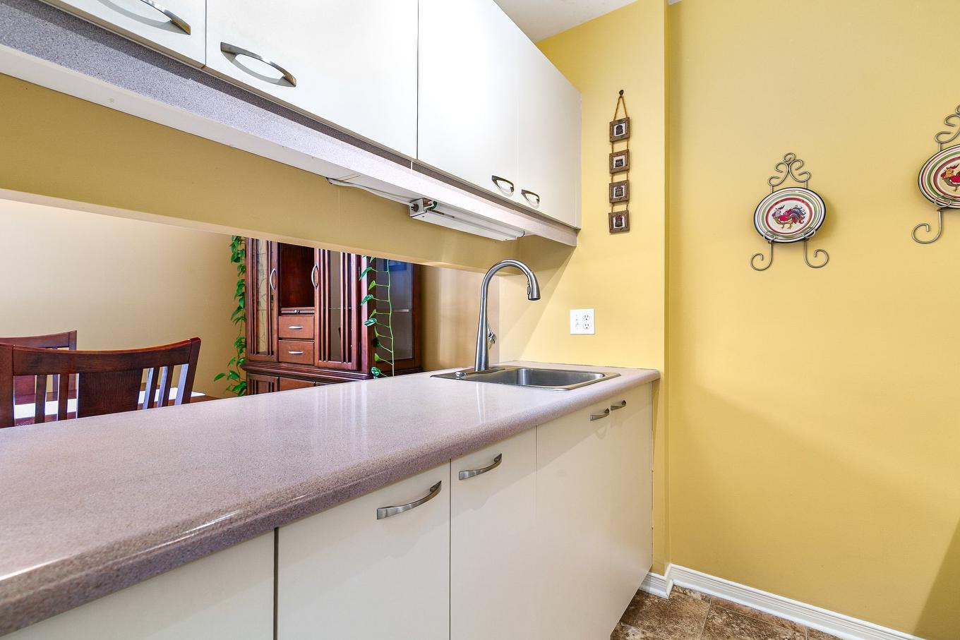 Kitchen - 8-3280 Rue Esther, Laval (Fabreville), QC - Indoor Photo Showing Kitchen