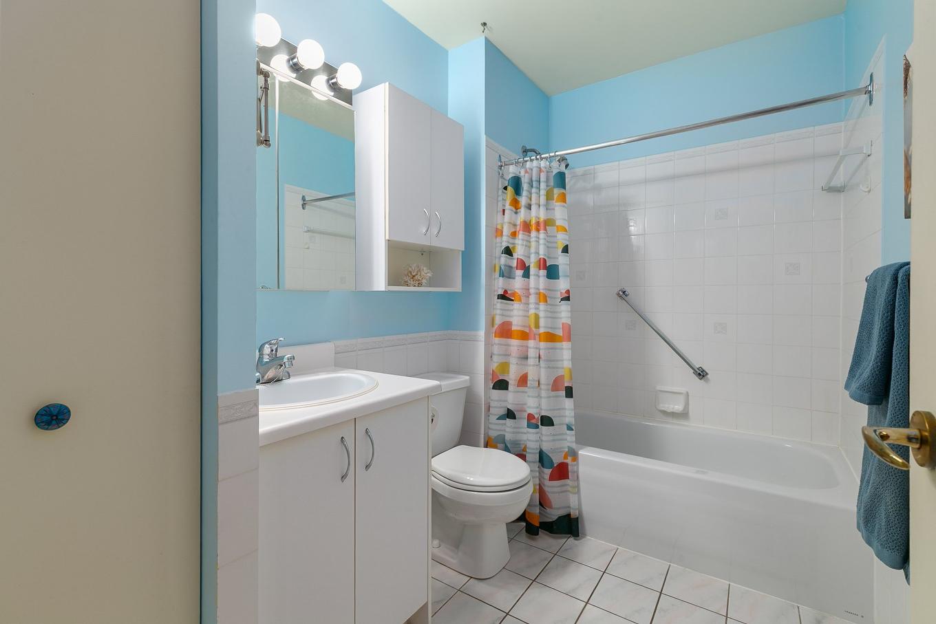 Bathroom - 8-3280 Rue Esther, Laval (Fabreville), QC - Indoor Photo Showing Bathroom