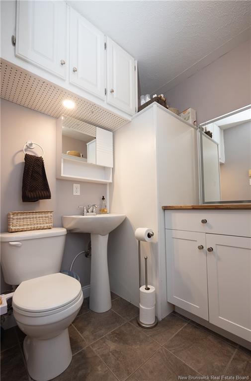 1 Birch Cres, Fredericton, NB