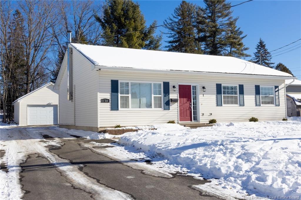 1 Birch Cres, Fredericton, NB