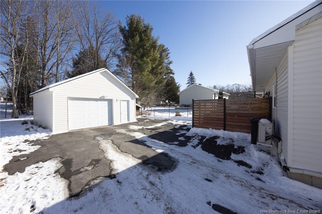 1 Birch Cres, Fredericton, NB
