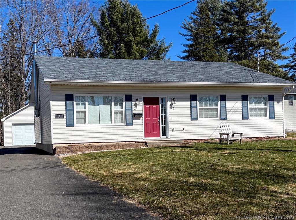 1 Birch Cres, Fredericton, NB