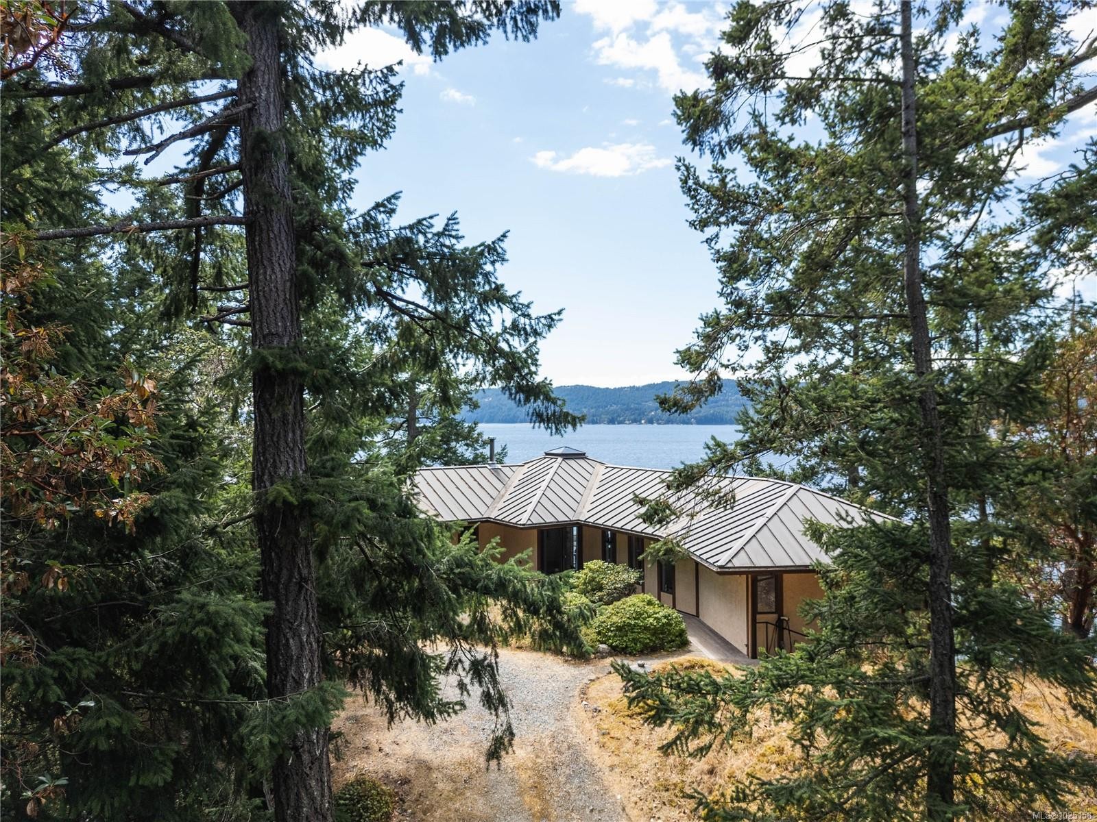 456 Scott Point Dr, Salt Spring, BC
