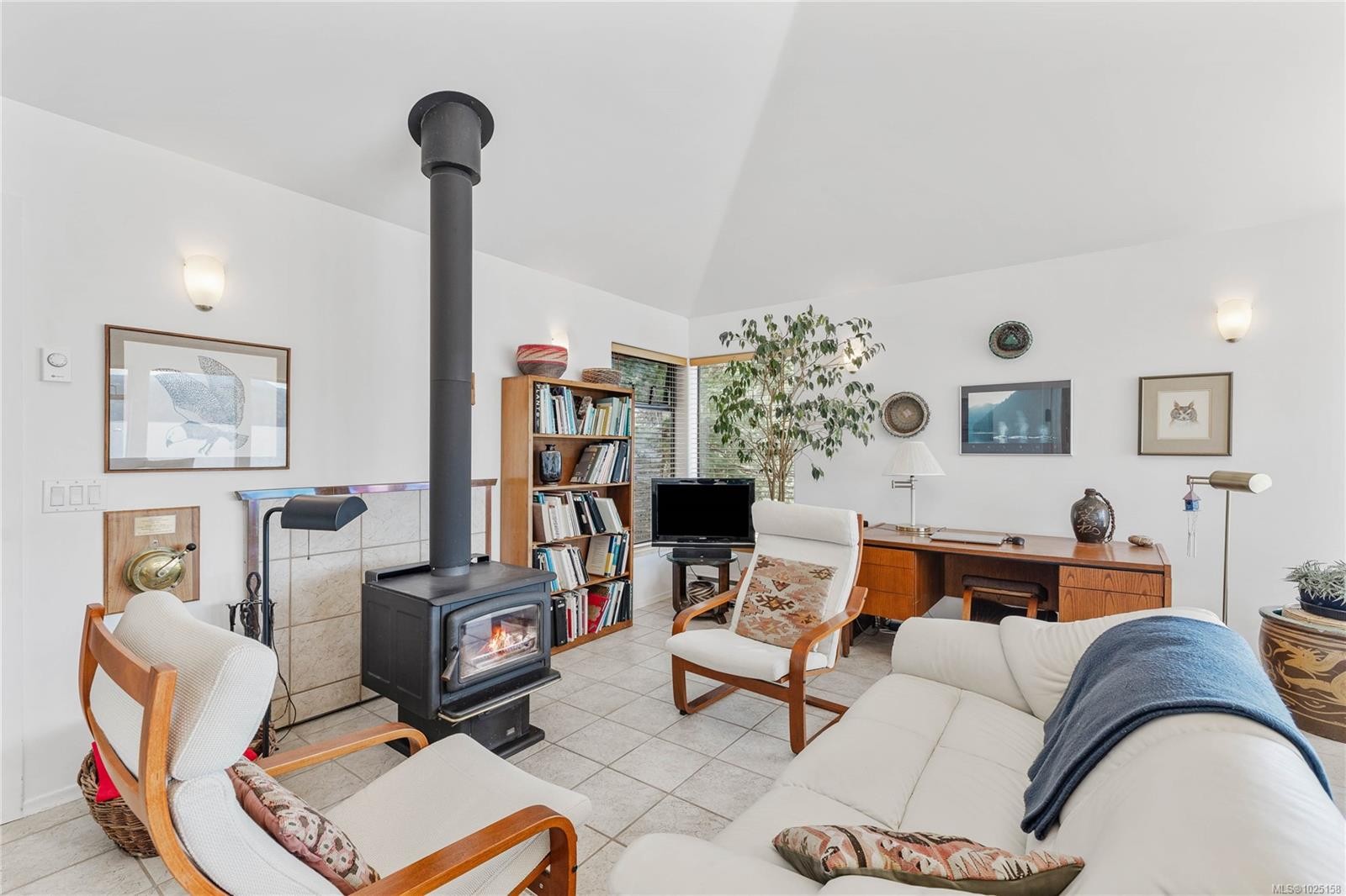 456 Scott Point Dr, Salt Spring, BC