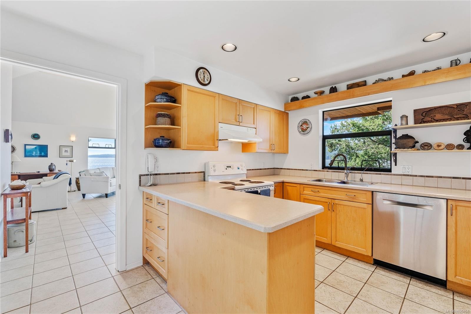 456 Scott Point Dr, Salt Spring, BC