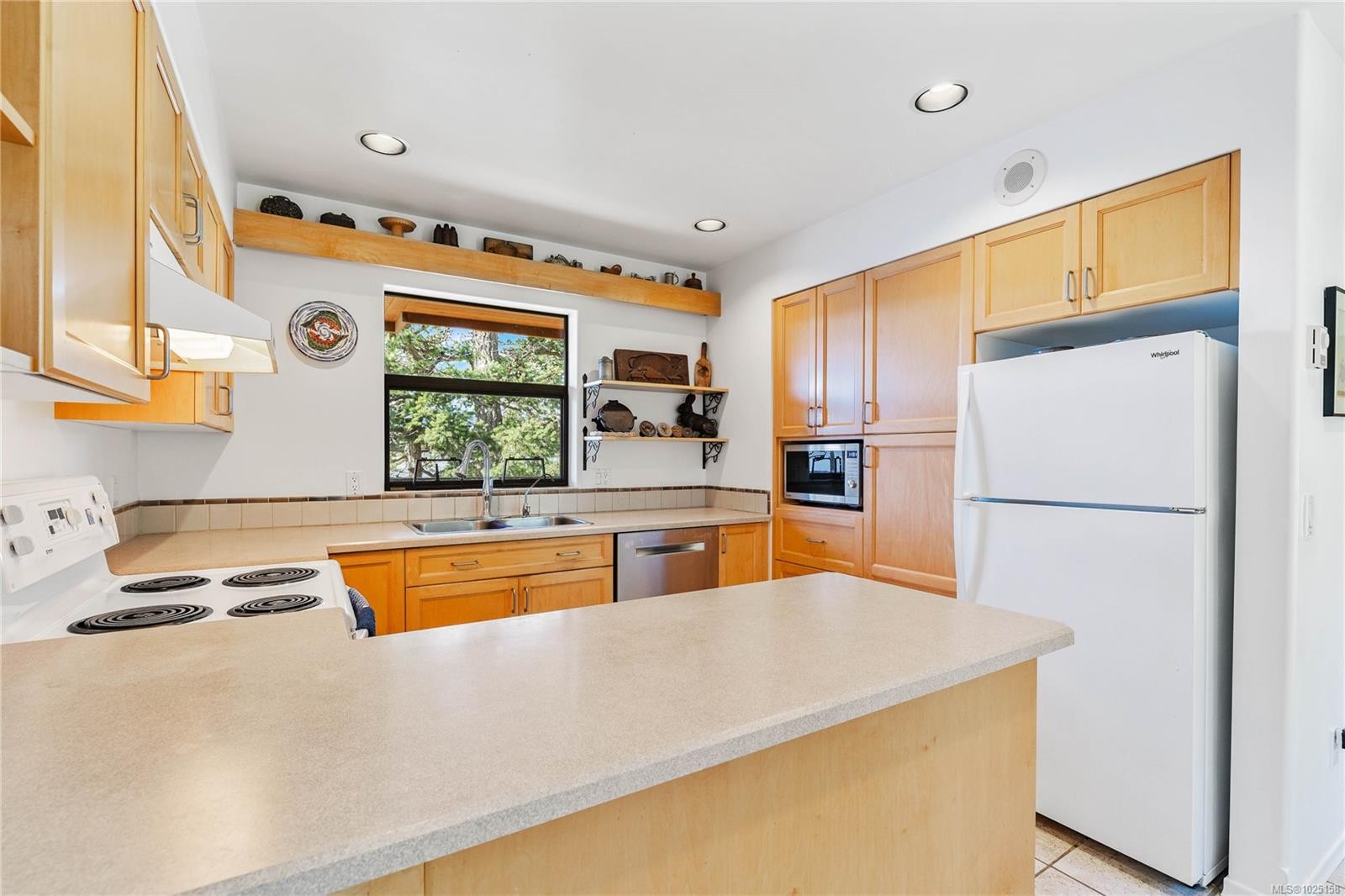 456 Scott Point Dr, Salt Spring, BC