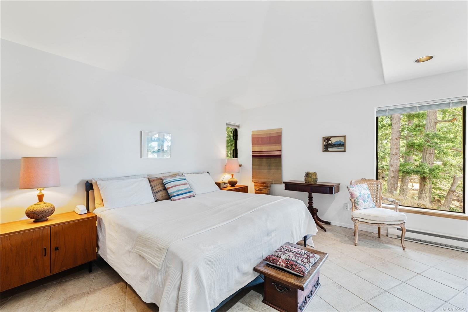 456 Scott Point Dr, Salt Spring, BC
