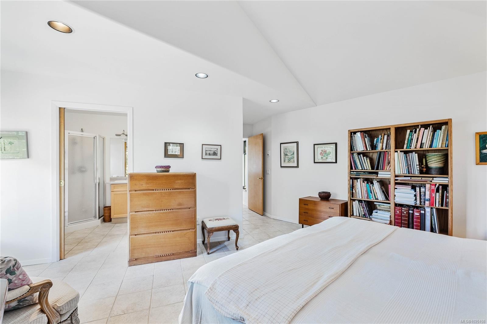456 Scott Point Dr, Salt Spring, BC