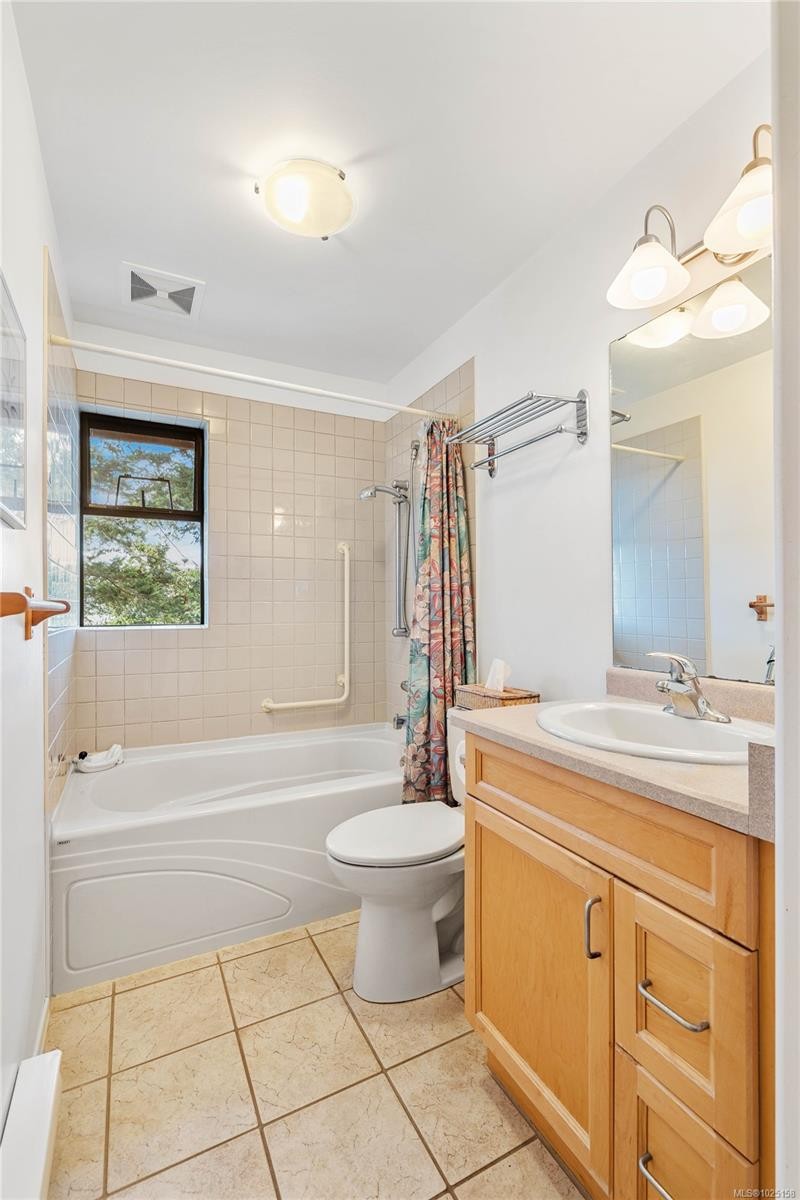 456 Scott Point Dr, Salt Spring, BC