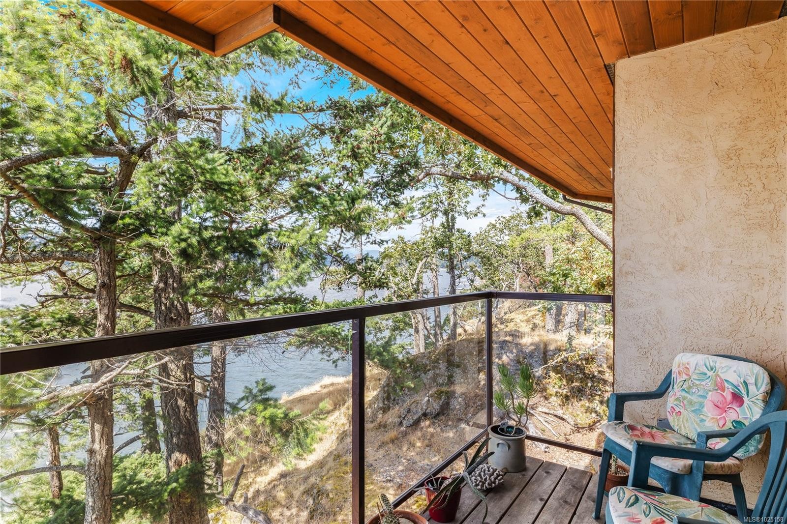 456 Scott Point Dr, Salt Spring, BC