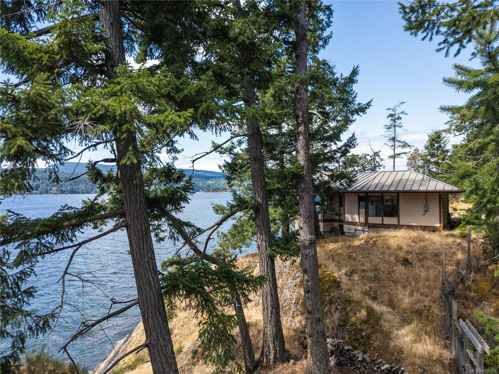 456 Scott Point Dr, Salt Spring, BC