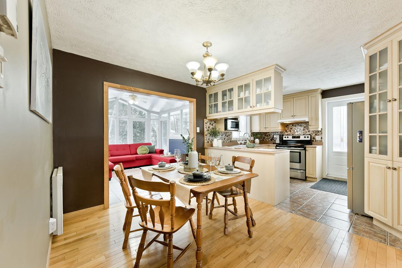 Salle à manger - 2374 Rue Hertel, Sherbrooke (Les Nations), QC - Indoor Photo Showing Dining Room