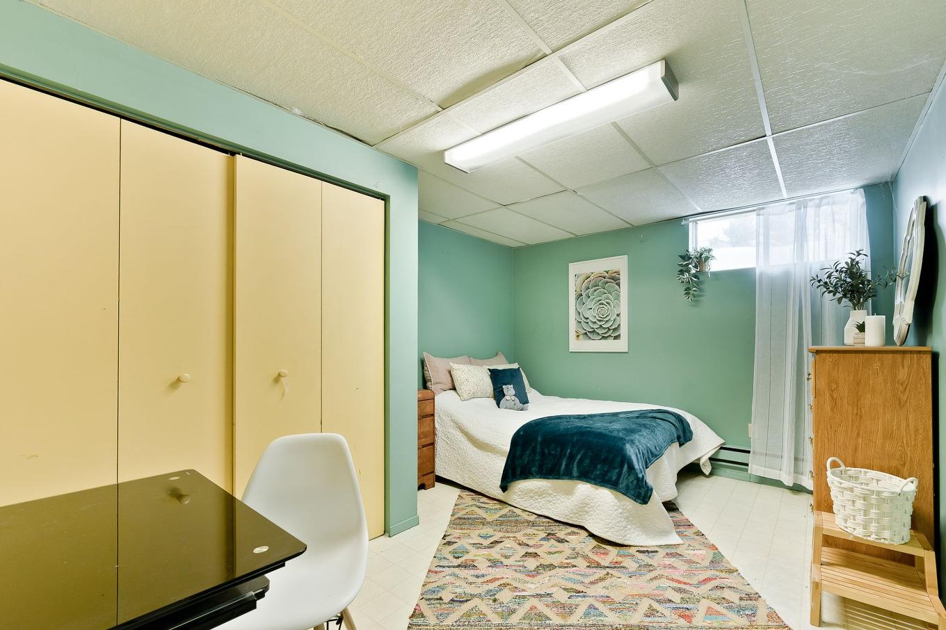 Chambre à coucher - 2374 Rue Hertel, Sherbrooke (Les Nations), QC - Indoor Photo Showing Bedroom