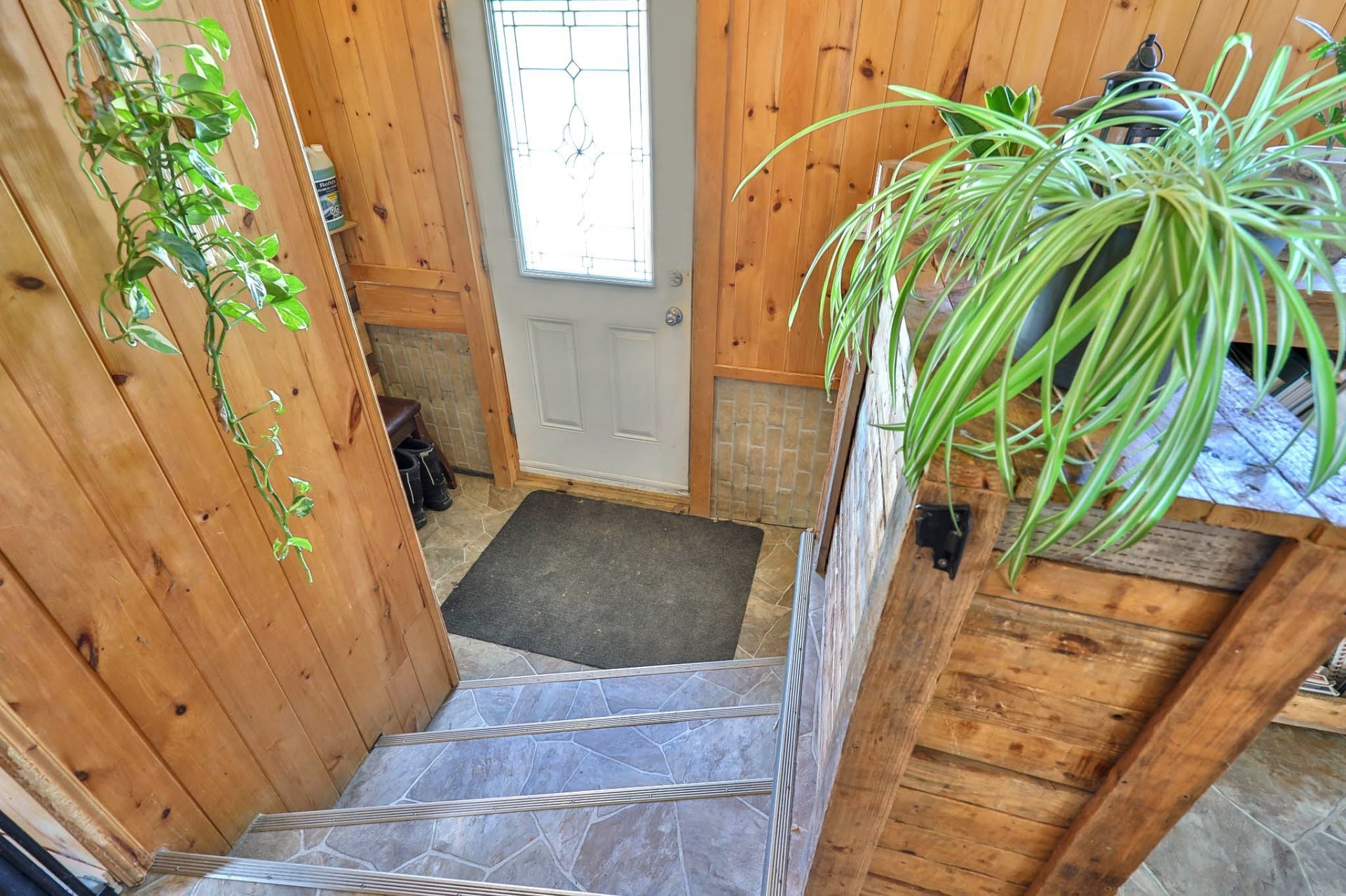 Hall d'entrée/Vestibule - 26 Ch. De La Frontière, Sainte-Thérèse-De-La-Gatineau, QC - Indoor Photo Showing Other Room