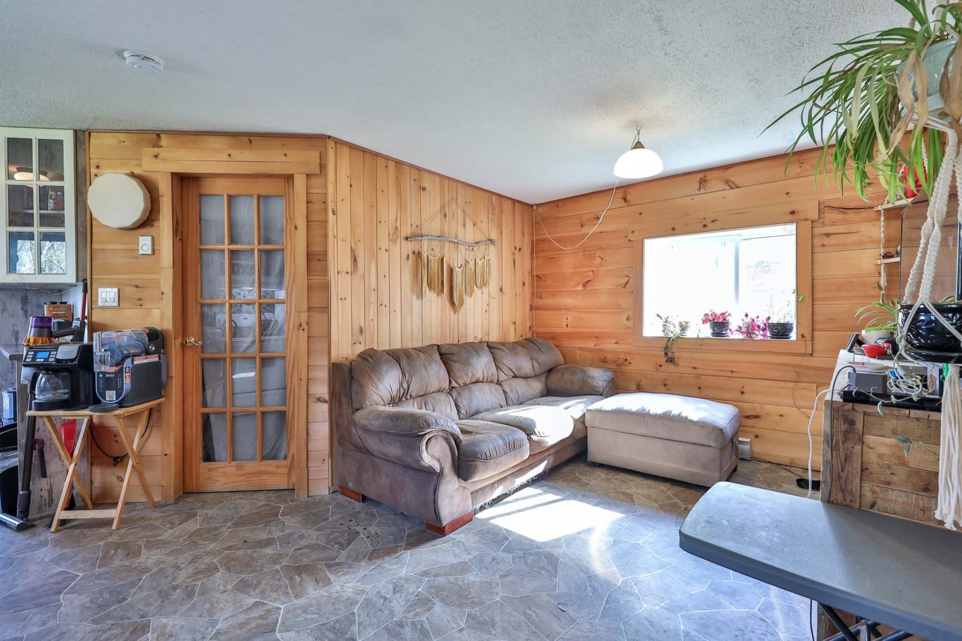 Salon - 26 Ch. De La Frontière, Sainte-Thérèse-De-La-Gatineau, QC - Indoor Photo Showing Living Room