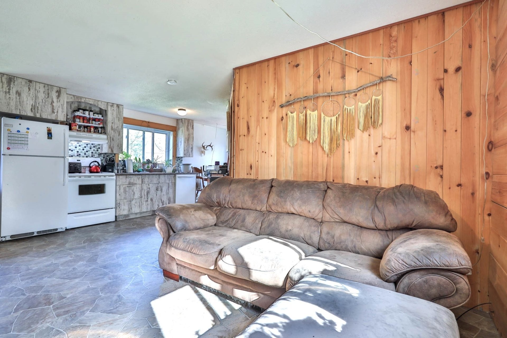 Salon - 26 Ch. De La Frontière, Sainte-Thérèse-De-La-Gatineau, QC - Indoor Photo Showing Living Room