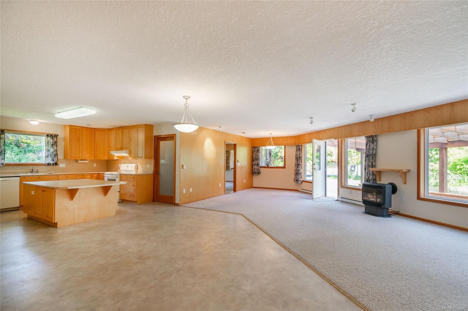 321 Mill Rd, Qualicum Beach, BC