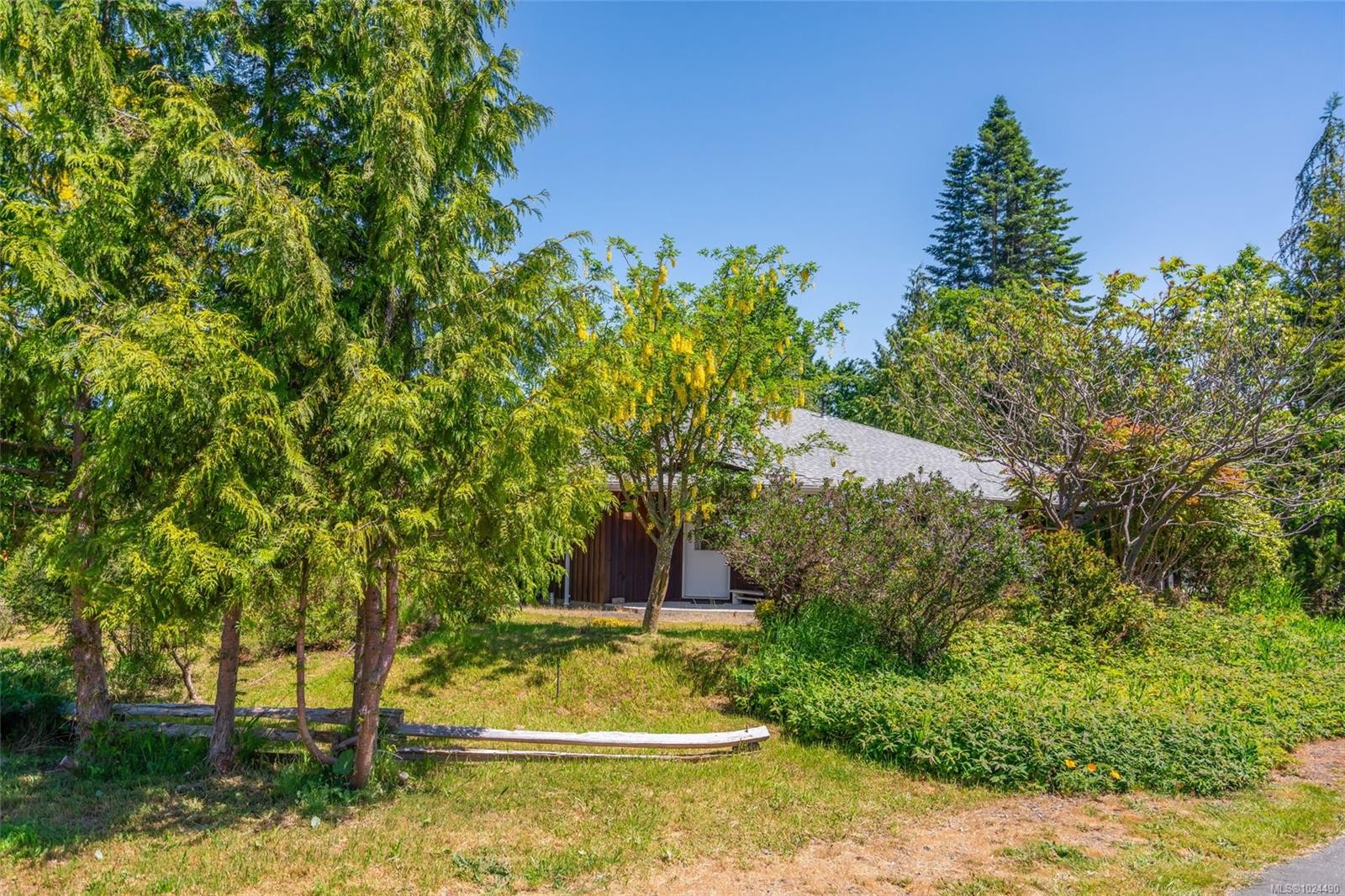 321 Mill Rd, Qualicum Beach, BC