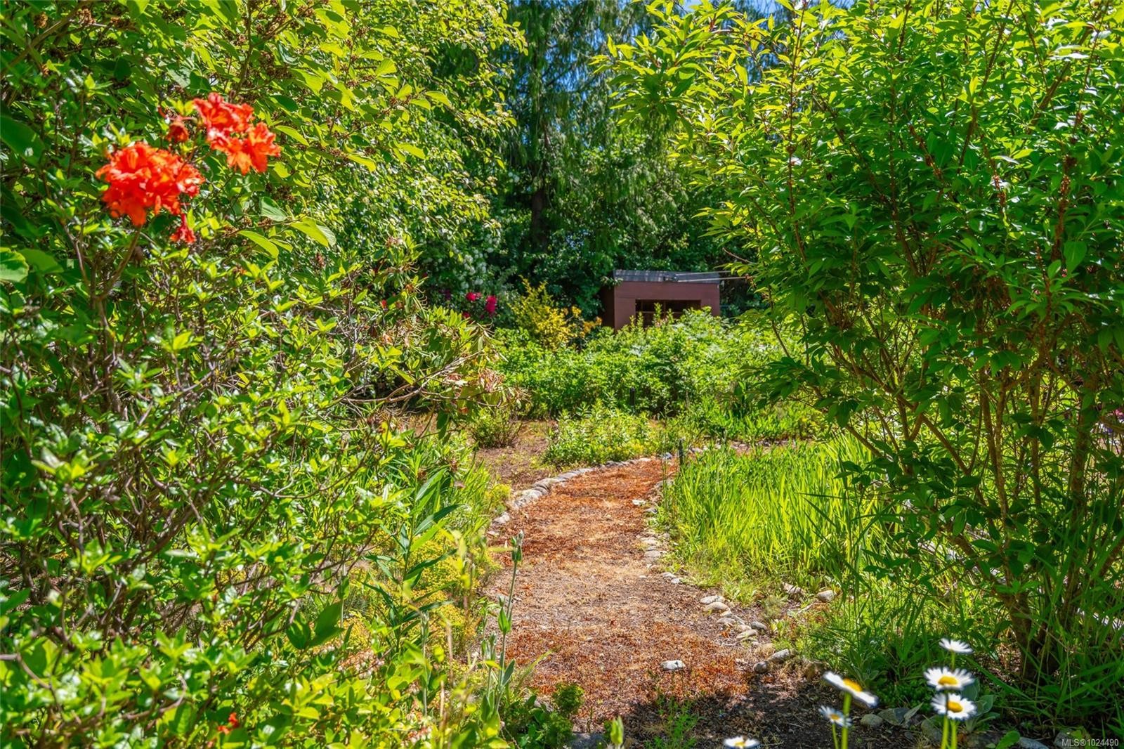 321 Mill Rd, Qualicum Beach, BC