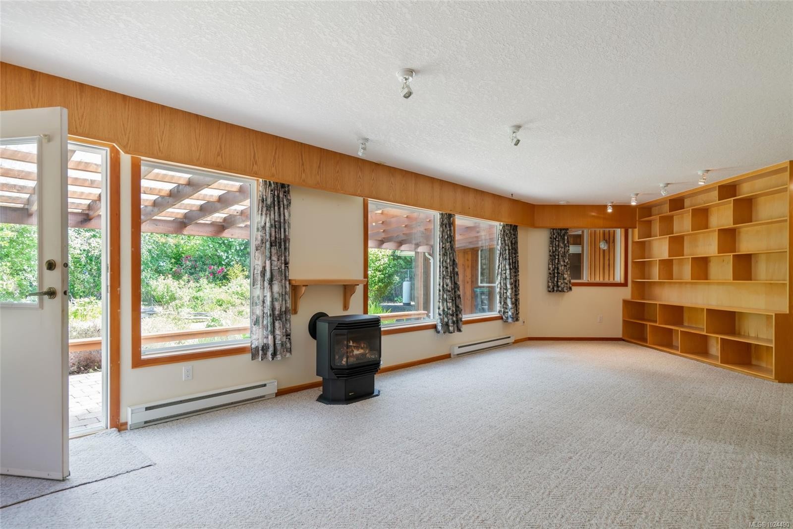 321 Mill Rd, Qualicum Beach, BC