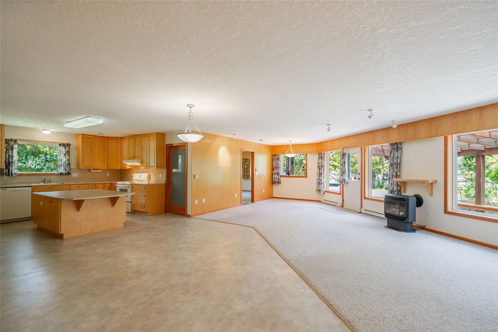 321 Mill Rd, Qualicum Beach, BC