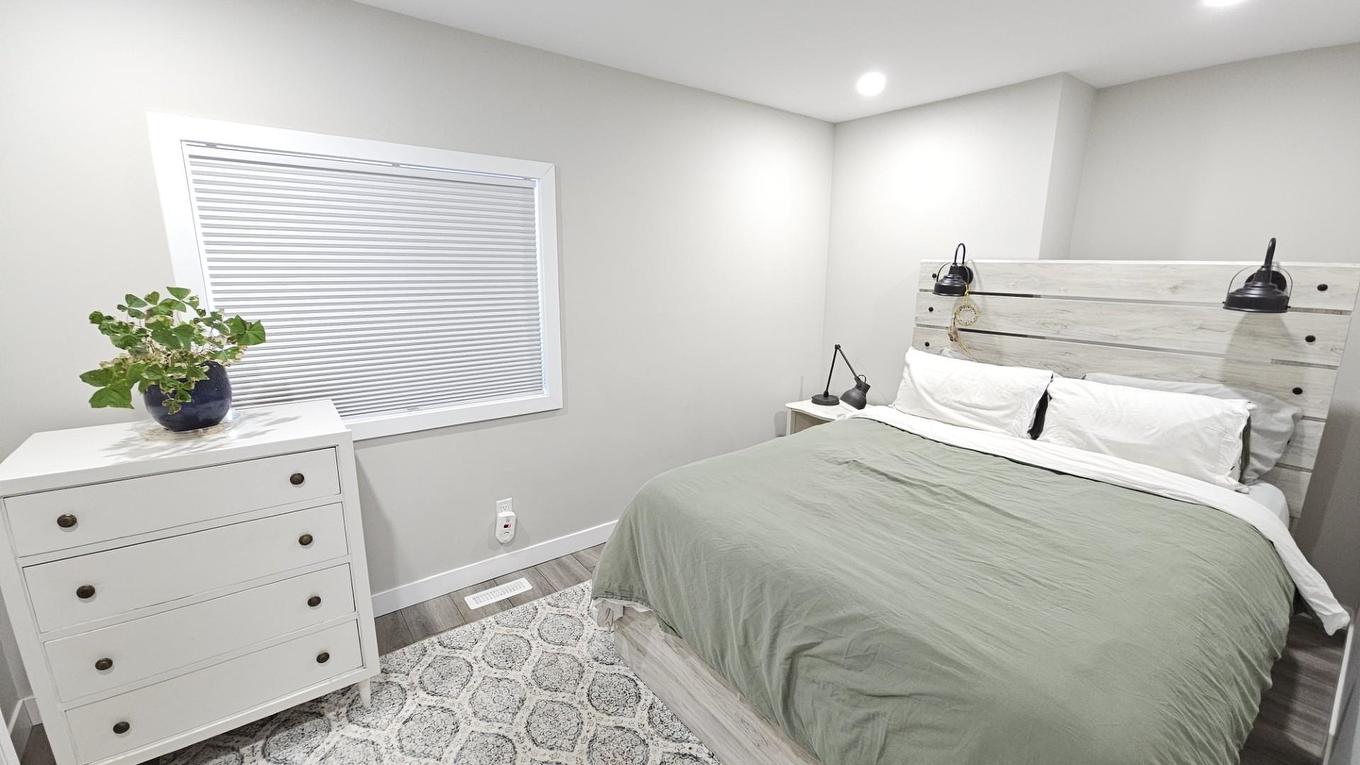 309 Marks Street S, Thunder Bay, ON - Indoor Photo Showing Bedroom