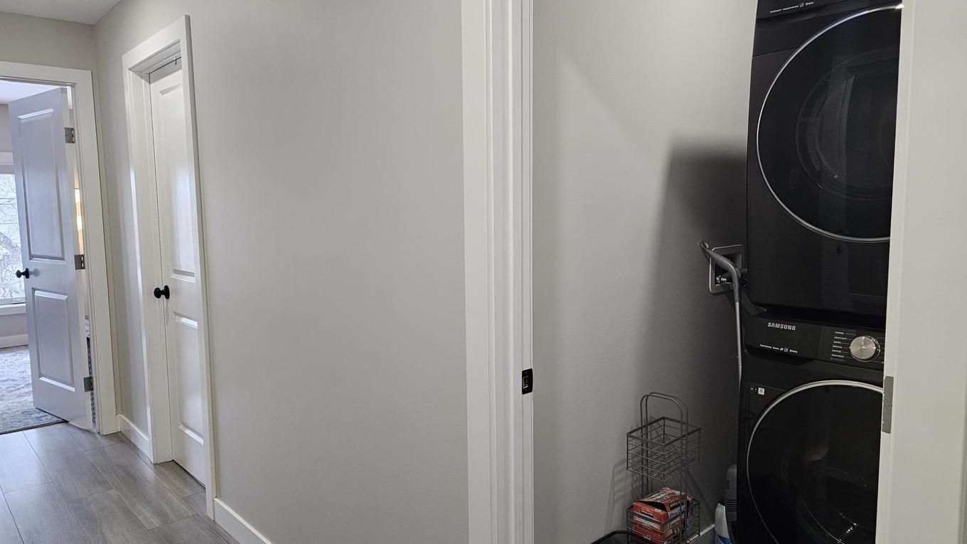 309 Marks Street S, Thunder Bay, ON - Indoor Photo Showing Laundry Room