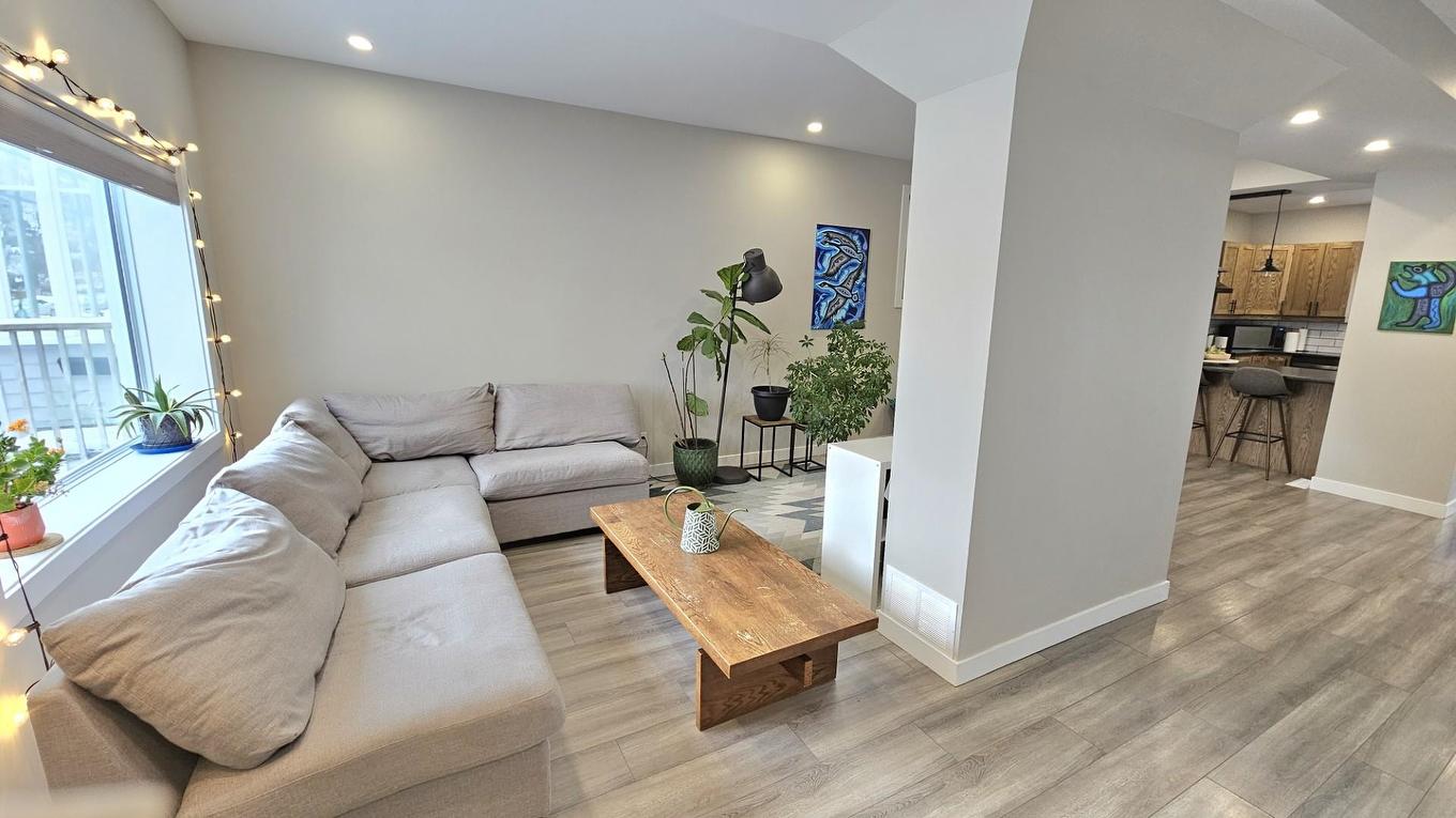 309 Marks Street S, Thunder Bay, ON - Indoor