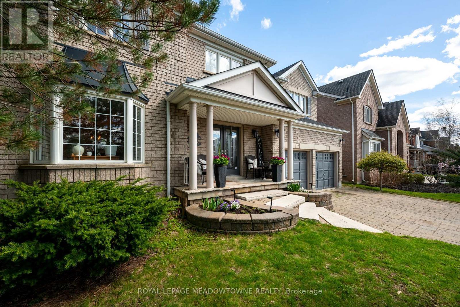 19 Grist Mill Drive, Halton Hills, ON - Outdoor With Deck Patio Veranda With Facade