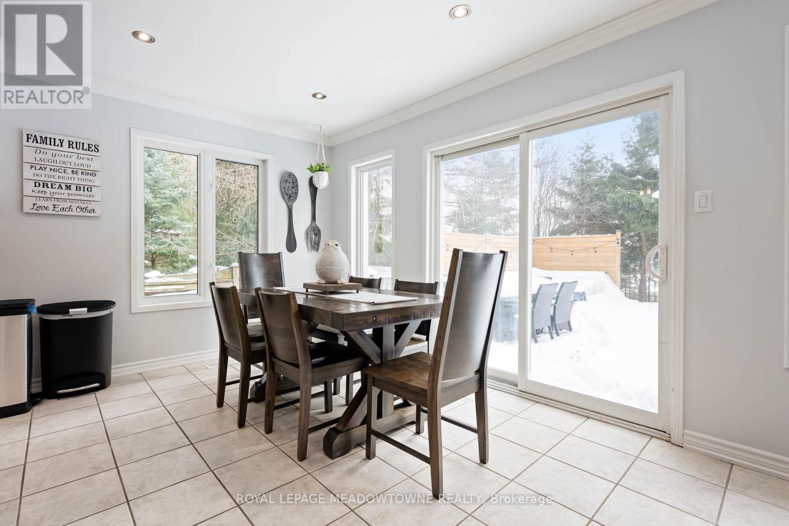 19 Grist Mill Drive, Halton Hills, ON - Indoor Photo Showing Dining Room
