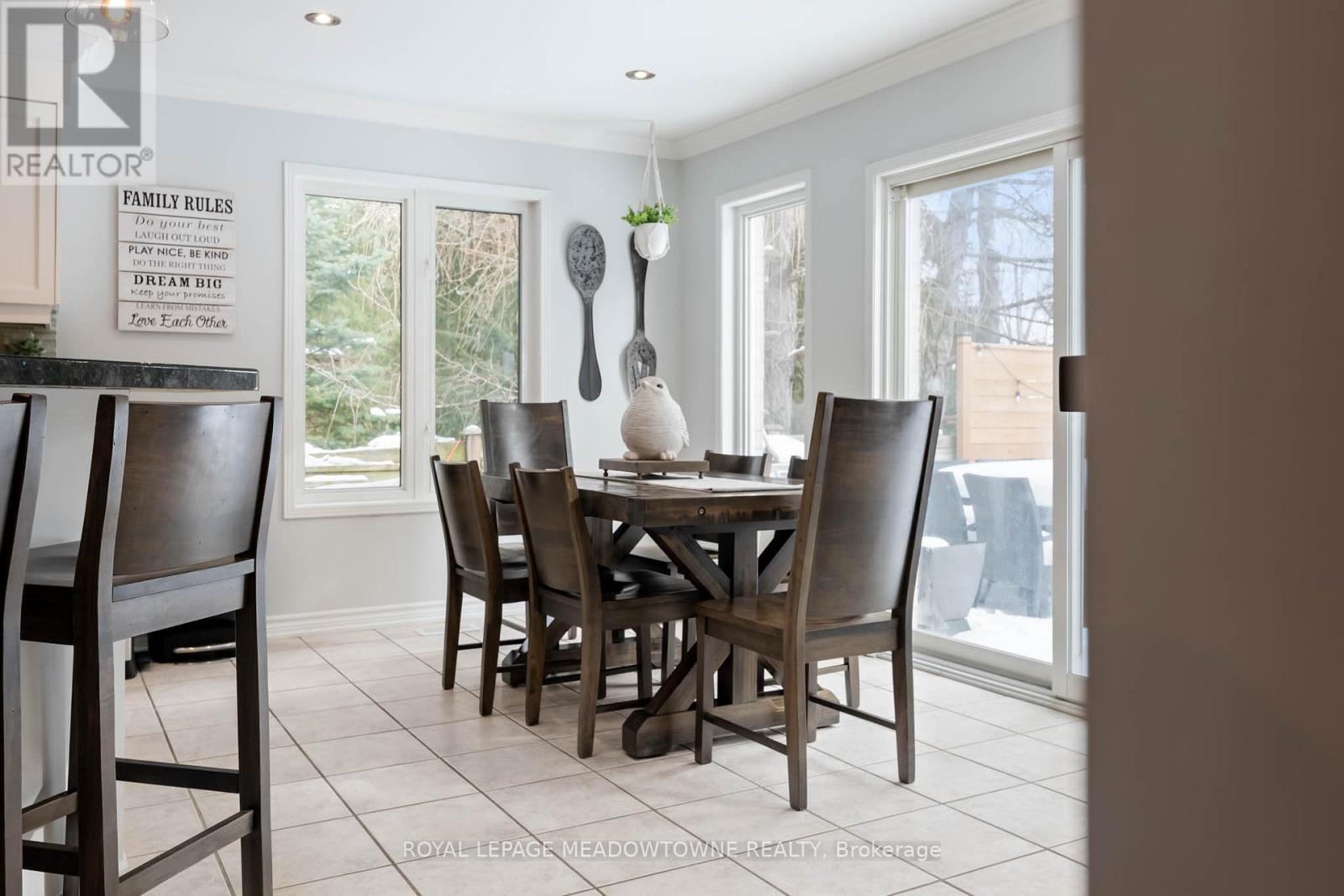 19 Grist Mill Drive, Halton Hills, ON - Indoor Photo Showing Dining Room